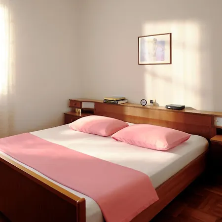 Apartment Ab *